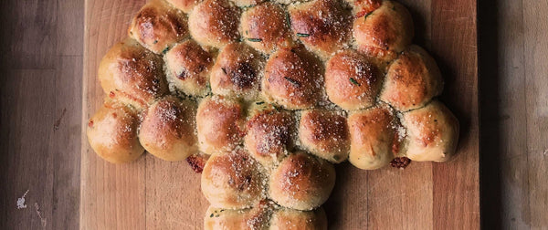 Na Hansell's Christmas Tree Tear n Share Bread