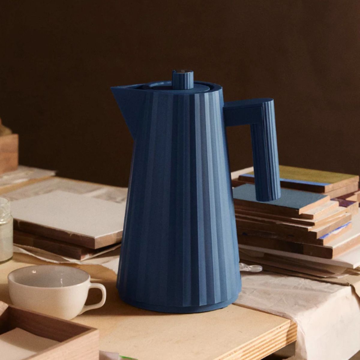Alessi Pliss Blue Kettle - 1l | Divertimenti Cookshop
