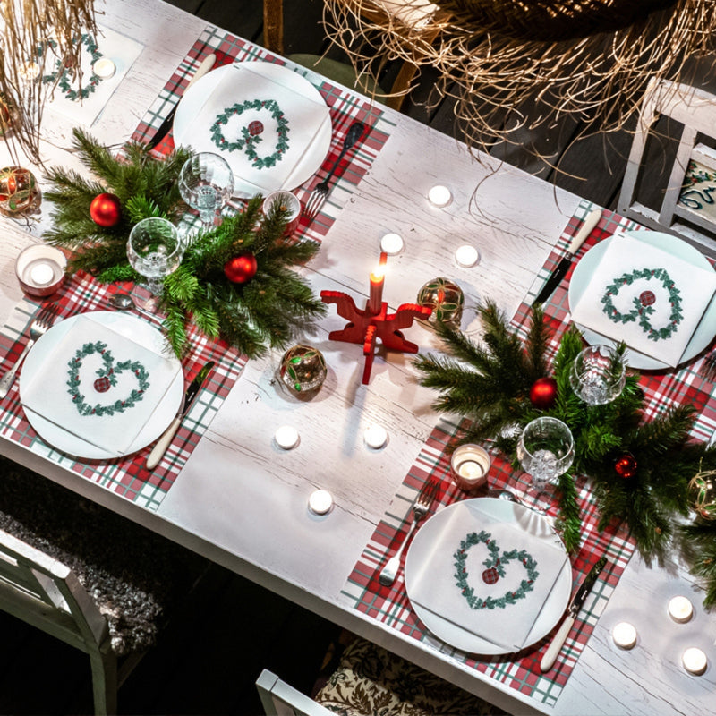 Francoise Paviot French Dinner Napkins - Holly & Hearts