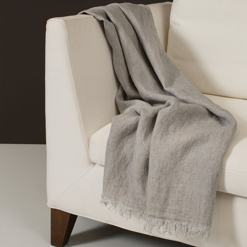 Himla Levelin Tablecloth - Throw/Silver