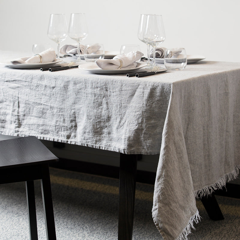 Himla Levelin Tablecloth - Throw/Silver