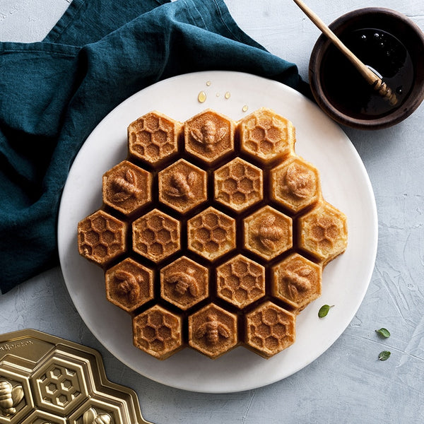Nordic Ware Honeycomb Cake Pan