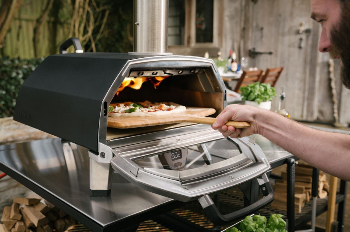 Ooni Karu 16 Pizza Oven | Divertimenti Cookshop